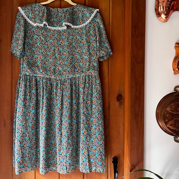 yves saint laurent paris silk ditsy floral dress with bow and crochet trim - Picture 6 of 6